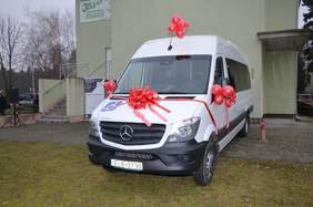 Pokaż zdjęcie: nowy autobus Zespołu Placówek Szkolno-Wychowawczych w Stemplewie