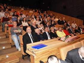 Pokaż zdjęcie: Uczestnicy jubileuszowej uroczystości