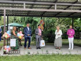 Pokaż zdjęcie: Składanie życzeń 