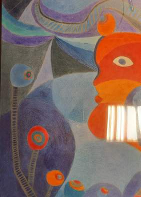 Pokaż zdjęcie: Po prawej twarz w kolorach intensywnej czerwieni i pomarańczy. Reszta tła niebieskofioletowa, delikatnego różu z fioletem w zaokrąglonych kształtach trójkątów. Na dole kwiaty na prążkowanych łodygach, bez liści w o takim samym zabarwieniu, w 