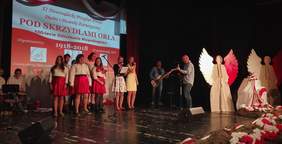 Pokaż zdjęcie: Występy artystyczne podczas XI Nowosądeckiego Przeglądu Poezji, Pieśni i Piosenki Patriotycznej „Pod skrzydłami Orła”