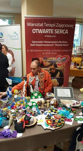 Kiermasz prac uczestnikó WTZ podczas pikniku