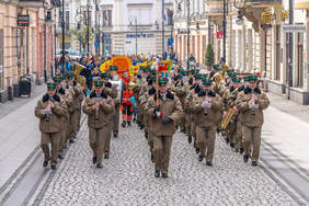 Pokaż zdjęcie: VI Przemarsz z okazji Światowego Dnia Autyzmu w Nowym Sączu