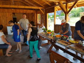 Pokaż zdjęcie: Uczestnicy spotkania w Radawie w ramach "Zajęć klubowych w WTZ"