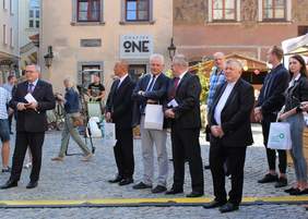 Pokaż zdjęcie: Zaproszeni goście: ks. Tadeusz Pajurek, Jerzy Dębski, Dyrektor Wojewódzkiego Urzędu Pracy Andrzej Pruszkowski, Zastępca dyrektora Wydziału Polityki Społecznej LUW Mariusz Kidaj oraz Wicemarszałek Województwa Lubelskiego Zbigniew Wojciechowski