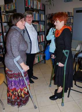 Pokaż zdjęcie: Wernisaż wystawy i przedstawienie podopiecznych Fundacji Sztuki Osób Niepełnosprawnych (fot. FSON )