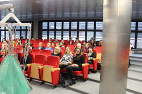 Pokaż zdjęcie: Zdjęcie sali konferencyjnej oraz uczestników spotkania.