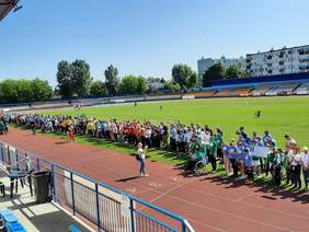 Pokaż zdjęcie: Zawodnicy przed konkurencjami lekkoatletycznymi 