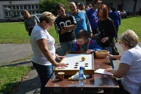 Zmagania sportowe podczas V Dni Godności Osób Niepełnosprawnych w Świętochłowicach