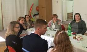 Pokaż zdjęcie: Spotkanie Marty Mordarskiej, dyrektor Małopolskiego Oddziału PFRON w siedzibie Stowarzyszenia "Nadzieja" w Nowym Sączu