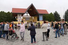 Pokaż zdjęcie: XIX Ogólnopolski Festiwal Artystyczny „Bez Barier" na Świętej Górze