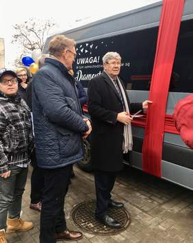 Pokaż zdjęcie: w uroczystościach uczestniczy:Władysław Skwarka Dyrektor Oddziału Łódzkiego PFRON