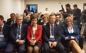 Pokaż zdjęcie: Zaproszeni goście - uczestnicy V Europejskiego Kongresu Samorządów