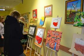 Wystawa prac w siedzibie Warmińsko-Mazurskiego Oddziału PFRON