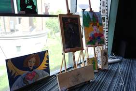 Pokaż zdjęcie: Wystawa z okazji Dnia Matki pt. „Ta Jedyna”