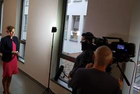 Pokaż zdjęcie: Wywiad dr Anny Skupień, dyrektora Oddziału Wielkopolskiego PFRON dla TVP3 Poznań dot. organizowanej konferencji o wparciu seniorów