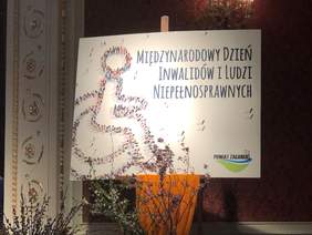 Międzynarodowy Dzień Inwalidów i Ludzi Niepełnosprawnych w Żaganiu 