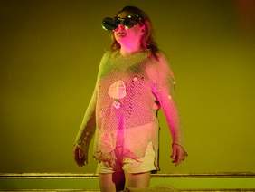 Pokaż zdjęcie: Integracyjny spektakl teatralny pt.: „Shirley Valentine”