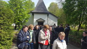 Uczestnicy obchodów Powiatowego Dnia Godności Osób Niepełnosprawnych powiatu Leskiego