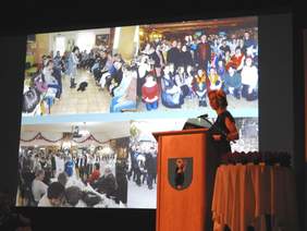 Pokaż zdjęcie: Prezentacja dotycząca 10-lecia działalności ŚDS w Starym Sączu