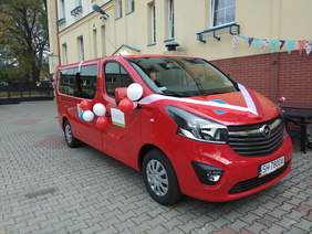 Pokaż zdjęcie: Nowy pojazd zakupiony dla Domu Pomocy Społecznej Nadzieja w Chorzowie