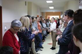 Pokaż zdjęcie: Przywitanie gości przez Kierownik WTZ Karoline Mikołajewskiej-Boszka.