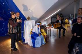 Pokaż zdjęcie: widowisko jasełkowe zespołu Akcent