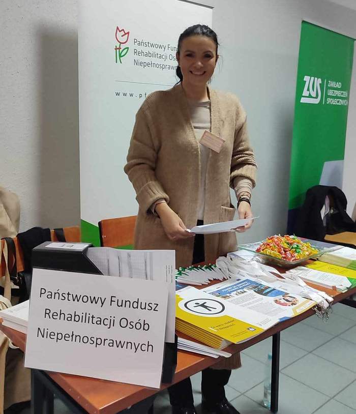 Pokaż zdjęcie: Stoisko PFRON