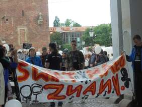 Pokaż zdjęcie: Parada – heppening 