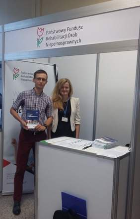 Pokaż zdjęcie: Targi Pracy na Akademii Górniczo-Hutniczej w Krakowie- stoisko Oddziału Małopolskiego PFRON