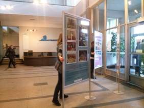 Montaż wystawy prezentującej śląskie Zakłady Aktywności Zawodowej