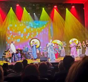 Pokaż zdjęcie: Uczestniczka koncertu Anna Wągrowska