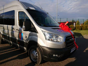 Pokaż zdjęcie: Przekazano nowego busa dla gminy Kunów