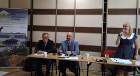 Pokaż zdjęcie: Jan Łobaszewski Ekspert z MRiPS, Mirosław Przewoźnik Dyrektor Biura Pełnomocnika Rządu ds. Osób Niepełnosprawnych, Joanna Nowak –moderator