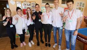 Pokaż zdjęcie: uczestnicy Olimpiady Języka Migowego i Miganego; fot. Echo Dnia 