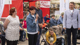 Grażyna Bogdańska p.o. dyrektora Oddziału Podlaskiego PFRON pozdrawia sportowców.