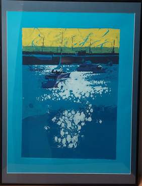 Pokaż zdjęcie: Obraz niebiesko zielono żółty na którym płyną statki