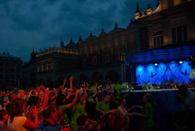 Pokaż zdjęcie: Finał 14. Festiwalu Zaczarowanej Piosenki na Krakowskim Rynku 