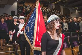 Pokaż zdjęcie: Uroczyste wprowadzenie sztandaru Uniwersytetu Śląskiego