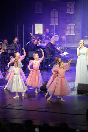 Pokaż zdjęcie: Zespół taneczny dzieci i młodzieży "Mała Rewia" z Torunia