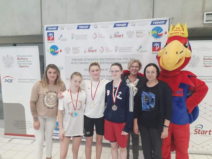 Pokaż zdjęcie: Dekoracja zwycięzców