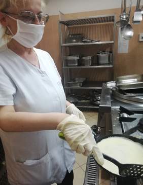 Pokaż zdjęcie: Pracownica ZAZ Misericordia