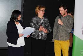 Pokaż zdjęcie: Wręczenie Statuetki Janowi Meli – prezesowi Fundacji „Poza horyzonty”