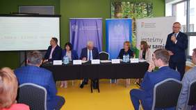 Pokaż zdjęcie: Prezentacja Wiceministra Stanisława Szweda podczas konsultacji