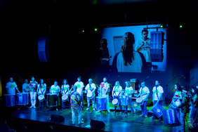 Pokaż zdjęcie: Artyści na scenie