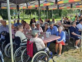 Pokaż zdjęcie: Uczestnicy Truskawkowego Święta Seniora