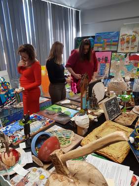 Pokaż zdjęcie: Obrady Wojewódzkiej Komisji Konkursowej XX edycji Konkursu Plastycznego „Sztuka Osób Niepełnosprawnych”