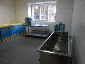 Pokaż zdjęcie: pracownia pszczelarska oraz jej wyposażenie