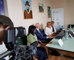 Pokaż zdjęcie: Konferencja prasowa inaugurująca XIV edycję Konkursu i Kampanii "Lodołamacze"