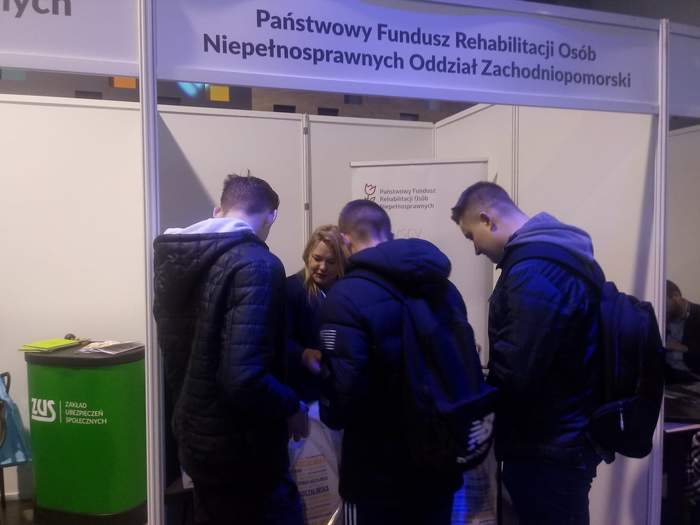 Pokaż zdjęcie: Stanowisko PFRON